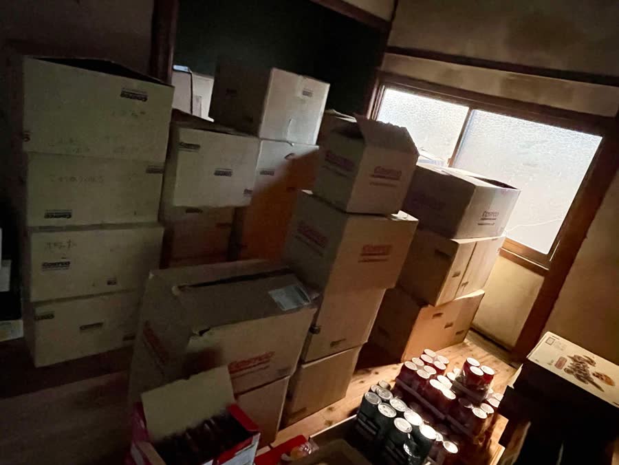 永和町ベースのバックヤード。届いた食材や物資の管理も、LIPメンバーの仕事のひとつ