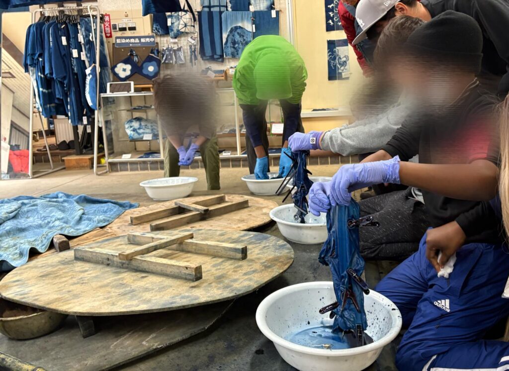 Living in Peace_おでかけリップ_藍染体験